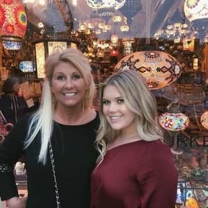 Meet your Posher, Chloe